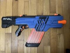 ナーフ　ライバル　カオス赤/青 Amazon.co.jp: ナーフ Nerf Rival Khaos MXVI-4000 Blaster Blue