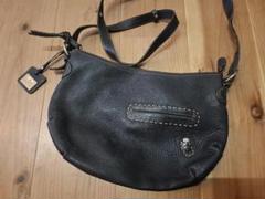 ペレボルサ　黒のレザーショルダーバッグ