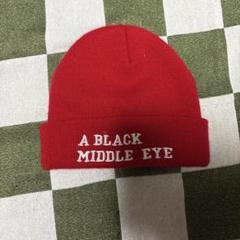 赤色ビーニー A BLACK MIDDLE EYE