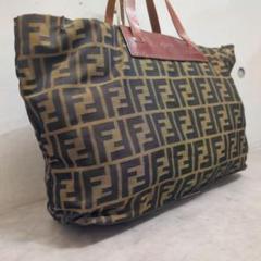 【A4対応】美品 FENDI フェンディ ハンドバッグ ズッカ柄 キャンバス FENDI フェンディ トートバッグ ズッカ柄 キャンバス A4 - メルカリ