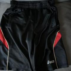 asics ハーフパンツ 黒/赤