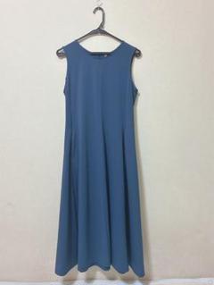 新品・タグ付け　UNIQLO ウルトラストレッチワンピース BLUE Mサイズ