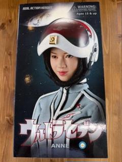 k RAH ウルトラセブン アンヌ隊員 ウルトラマンシリーズ フィギュア Amazon | 美品 RAH 友里アンヌ 隊員 1/6 フィギュア 関節可動