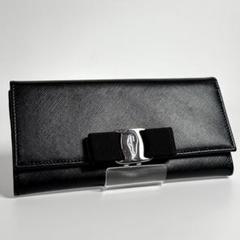 Salvatore Ferragamo　ヴァラ　リボン　ブラック　レザー　長財布
