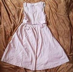 新品 未使用】Atelier mimi ワンピース ピンクベージュ ノースリーブ