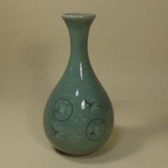 茶道具 広州窯青磁 花入象嵌唐草文 花器 共箱 Amazon.co.jp: 茶道具 広州窯青磁 花入象嵌唐草文 花器 共箱