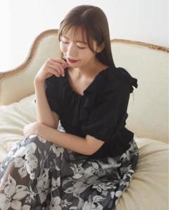 お値下げ Areeam 好きに全力な彼女の2wayフリルブラウス
