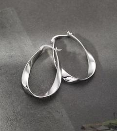 ☆ツイストフープピアス☆シルバー☆フープピアス☆ピアス☆レディース☆おしゃれ☆