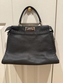 大人気新品 Fendi ピーカーブー アスファルト 保存袋付き - メルカリ バッグ