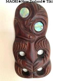 手彫り　マオリ族　お面　ニュージーランドの工芸品 ニュージーランド マオリ族 仮面 木製マスク お面壁掛け - メルカリ