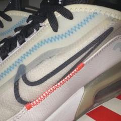 ⭐️ 最安値　美品　Nike Air Max 2090 クリア/ブラック/レッドのサムネイル