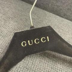 GUCCI グッチ　ハンガー　10本セット GUCCI - ブランドハンガー グッチ+ジョルジオアルマーニの通販