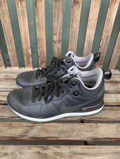 Nike ブラック スニーカー　レディース　25センチ
