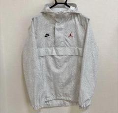 NIKE JORDAN エレファント柄 ナイロンジャケット S表記(L相当) NIKE JORDAN エレファント柄 ナイロンジャケット S表記(L相当