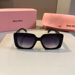 2025年最新】miumiu サングラスケースの人気アイテム - メルカリ
