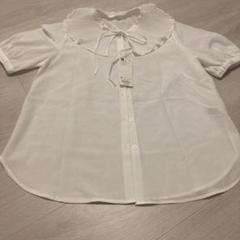 【GU】新品未使用　リボン付きプリーツカラーオフホワイトシャツ Mサイズ