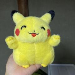 ピカチュウ バンザイ　ぬいぐるみ TOMY