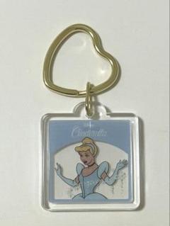 ディズニーストア　ディズニープリンセス　シークレットキーホルダー　シンデレラ