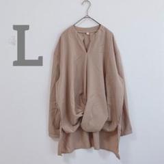 ルシェル　ブラウス　ドレープデザインシャツ　ノーカラー　ピンクベージュ　L