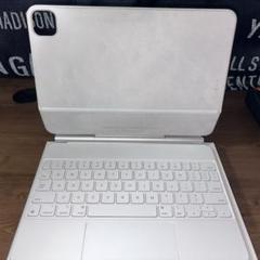 純正マジックキーボード 11インチ用 ホワイトUSキーMagicKeyboard