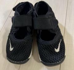 Nike ブラック メッシュ ベビーシューズ