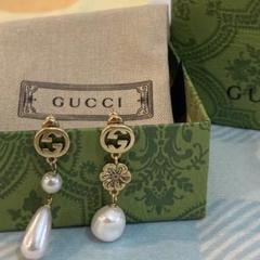 GUCCI グッチ スイング フラワー フェイクパール インターロッキング GUCCI グッチ スイング フラワー フェイクパール インター