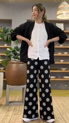 美品、ミヴィアロカ、スエットライク、 デイジー柄、イージーパンツ