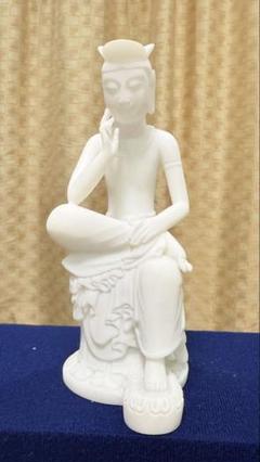 美しい弥勒菩薩