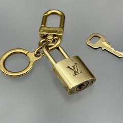 値下ルイヴィトン　アンクレ　ゴールド　キーリング　チャーム&カデナ　南京錠セット 値下ルイヴィトン アンクレ ゴールド キーリング チャーム