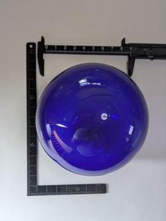 ガラスの浮き玉です。サイズは約90㍉×90㍉です。ワインレッドカラー！新品！ ガラスの浮き玉です。サイズは約90㍉×90㍉です。瑠璃色？少し