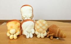 トースト】まちぼうけ ぬいぐるみ-パンの場合- | オンライン