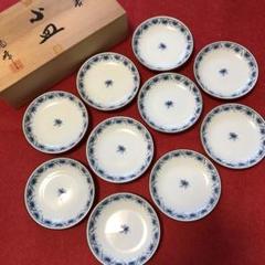 龍峰窯陶印いり丸紋24×24の角皿です 龍峰窯陶印いり丸紋24×24の角皿です 工芸品
