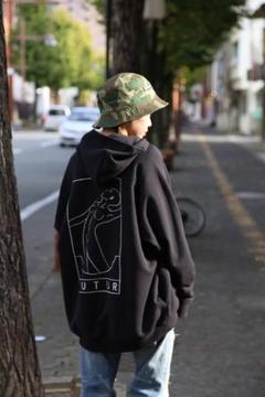 FUTUR OUTLINE 01 GFIT HOODY パーカー