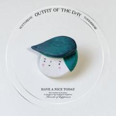 個性派 ブローチ 素朴さん 緑髪 ハンドメイド レトロ