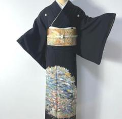 [留袖]黒留袖 美品 正絹 比翼仕立て 五つ紋 友禅染め 壽屋落款 結婚式 着物 留袖]黒留袖 正絹 比翼仕立て 五つ紋 友禅染め 金彩 金駒 結婚式