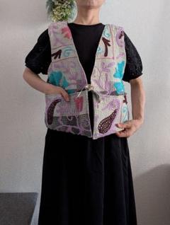 【値下げ】1点物 スザニ刺繍とブロックプリント リバーシブルベスト 値下げ】1点物 スザニ刺繍とブロックプリント リバーシブル