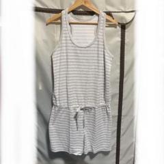 UNIQLO グレーとホワイトのストライプタンクトップルームウェア