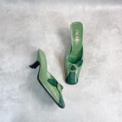 PRADA 花モチーフ ベージュミュール 箱付き　ヴィンテージ PRADA ミュール フラワーモチーフ ヴィンテージ - メルカリ