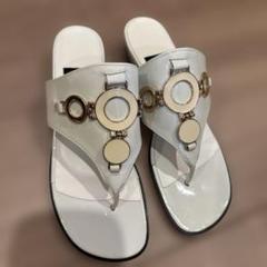 未使用　MIHAMA エナメル白のサンダル　Lサイズ