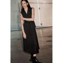ZARA - ZARA プリーツ ベストワンピース Mサイズ ブラックの通販