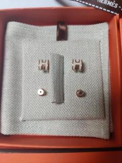 HERMES グレー Mini POp ピアス(両耳用)のサムネイル
