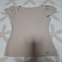FOXEY NEW YORK ホワイトフリル半袖トップス 40 FOXEY NEW YORK ホワイトフリル半袖トップス 40 - メルカリ