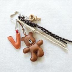BTS テテ カラビナ付きバッグチャームキーホルダー brown bear
