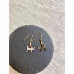 ハンドメイド 猫シルエット ピアス
