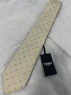 未使用タグ付き FENDI フェンディ ネクタイ アイボリー ベージュ系 未使用✨タグ付き✨ フェンディ ネクタイ ダークネイビー 濃紺