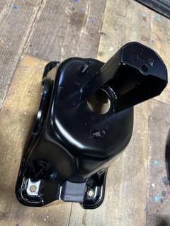 走行25キロ ランクル70 再再販 GDJ76 スペアタイヤブラケット　新車外し Amazon | ランクル70 再再販 GDJ76 スペアタイヤブラケット 新車