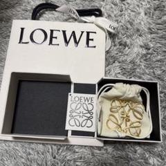 ロエベ 〚LOEWE〛 ブローチ 箱付き 即日発送 LOEWE ロエベ ブローチ ゴールド【箱付き】 - メルカリ