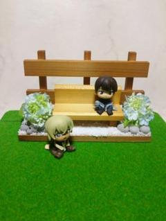 ハンドメイド 小さなドール用の四角いお庭 花壇ベンチ付き①