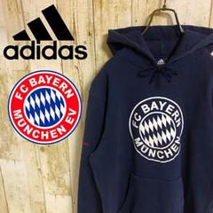 アディダス FCバイエルンミュンヘン コラボ ビッグロゴ プルオーバー パーカー