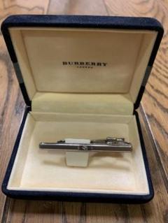 BURBERRY メタル ネクタイピン ケース付き 楽天市場】【未使用品】【ジュエリー】BURBERRY バーバリー